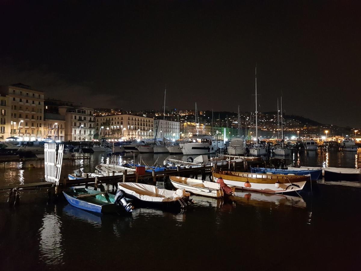 Napoli Lungomare Caracciolo Mon Amour Kültér fotó